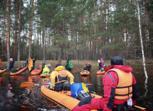 Подмосковье, Сплав по реке Поля «Cквозь лес на байдарках»