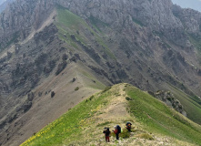 Узбекистан, Лето, весна, зима и снова лето: пеший поход по весенним горам Западного Тянь-Шаня