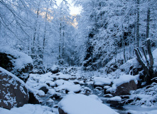 Кавказ, Зимний кемпинг у Скалистого хребта: трекинги налегке с ночёвками в палаточных домах