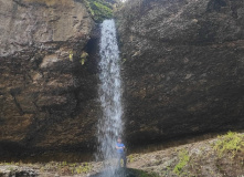 Кавказ, Пещеры и водопады Тызыльского ущелья. Трекинги для родителей с детьми