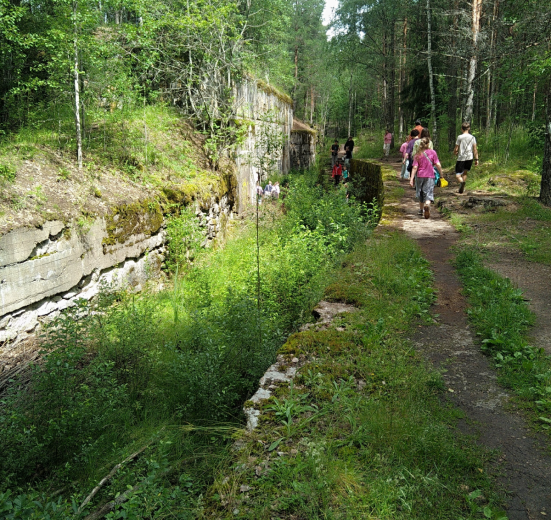 Северо-Запад, Поход под парусами: Три крепости