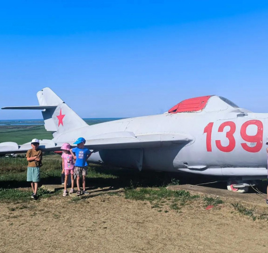 Семейный лагерь на Азовском море: морская дача в Кучугурах