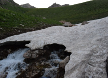 Узбекистан, Лето, весна, зима и снова лето: пеший поход по весенним горам Западного Тянь-Шаня