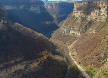 Кавказ, Пещеры и водопады Тызыльского ущелья. Трекинги для родителей с детьми