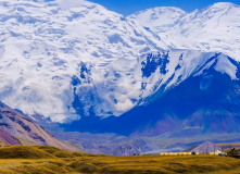 Киргизия, Удивительный мир высокогорья: комфортный туризм среди величественных вершин Памира