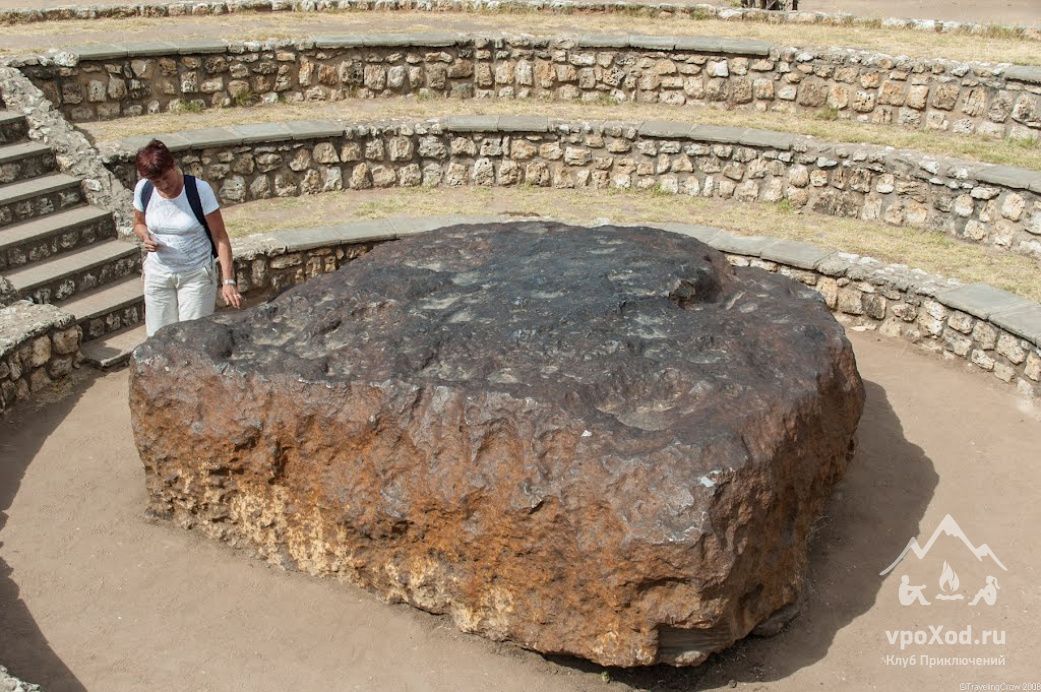 Гоба. Метеорит Гоба. Метеорит Эль Чако. Самый большой метеорит. Самый большой метеорит в мире.