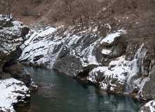 Кавказ, Зимний кемпинг у Скалистого хребта: трекинги налегке с ночёвками в палаточных домах