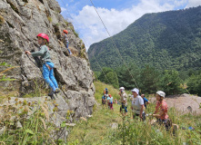 Кавказ, Дигория in english. Горный лагерь для родителей с детьми