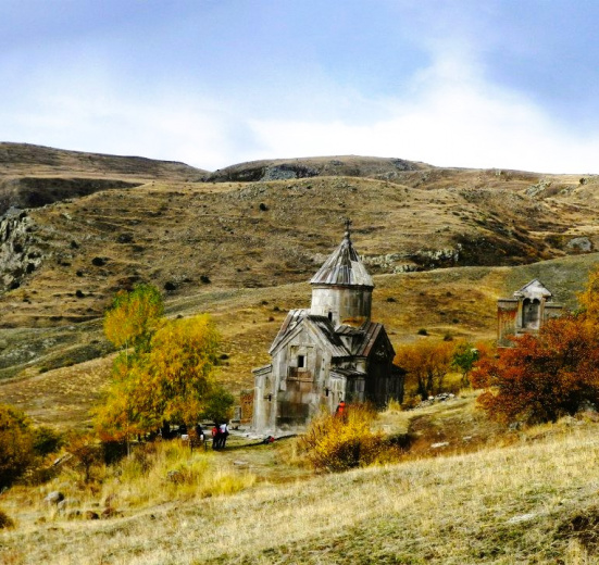 Весенняя Армения: пешком через горы, ущелья и цветущие поля