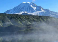 Камчатка, Срединный хребет: вулкан Ичинский и камчатская Швейцария