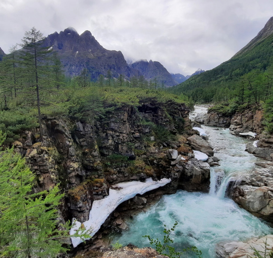 Чарские пески и бастионы Кодара (Кодарский Хребет)