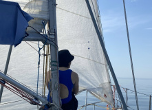 Северо-Запад, Поход под парусами: Три крепости