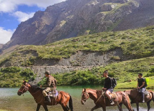 Киргизия, Лошадью ходи: с пляжа на ледник с комфортом
