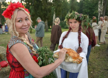 Подмосковье, Комфорт-тур «От Рождества до Купалы: встречаем праздники вместе»