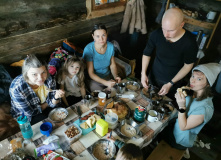 Карелия, По следам на снегу: Северная Карелия на снегоходах и лыжах с детьми