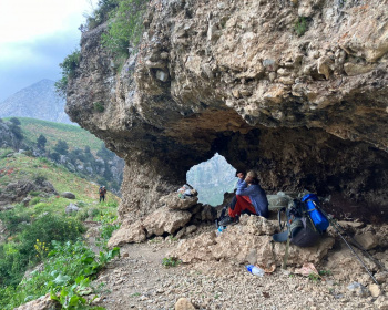 Лето, весна, зима и снова лето: пеший поход по весенним горам Западного Тянь-Шаня
