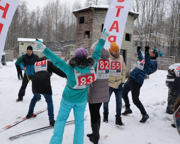 Зимние приключения на Красном Озере. Биатлон и лесная прогулка к старинным погребам