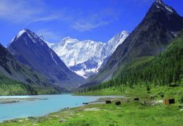 Пеший поход к подножию Белухи