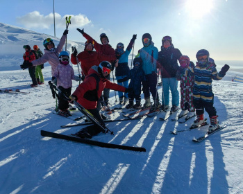 Горнолыжный лагерь для родителей с детьми в Хибинах