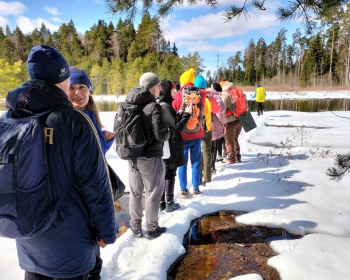 English Club: Карьеры, реки и мосты