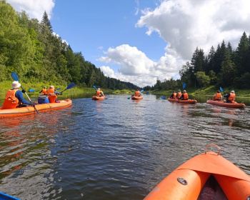 Однодневный сплав по реке Москва под Звенигородом на байдарках
