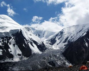 Восхождение на пик Юхина (5130 метров, разведка)