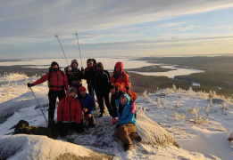 По следам на снегу: Северная Карелия на снегоходах и лыжах с детьми
