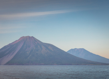 Курилы: вдоль Итурупа на байдарках + вулканы. Разведка