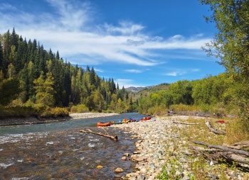 Казахстанский Алтай: сплав по реке Уба на байдарках и хайкинг в горы