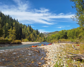 Казахстанский Алтай: сплав по реке Уба на байдарках и хайкинг в горы