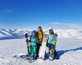 Горнолыжный тур в Хибины, снегоходы и охота на северное сияние