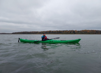 Рузское водохранилище на морских одноместных каяках. Обучение